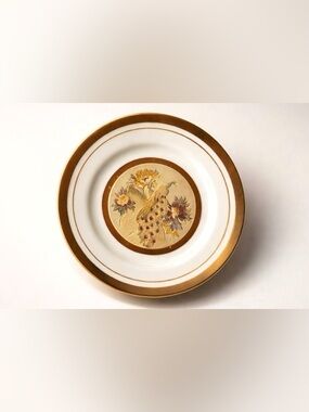 Decorative peacock plate traditional Japanese Chokin art porcelain and gilded.